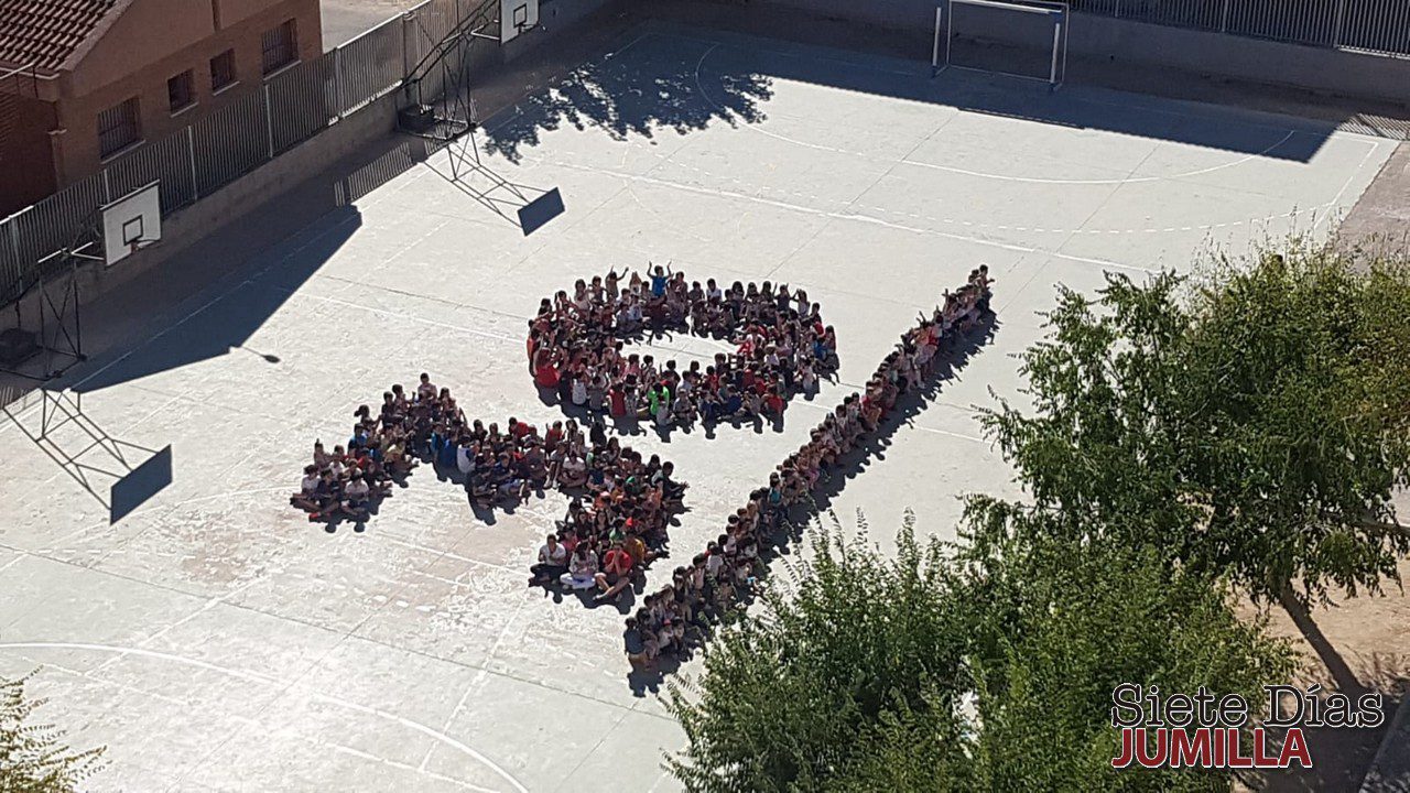 El colegio Carmen Conde celebró con una chocolatada el día de su 30 aniversario (Galería de imágenes)