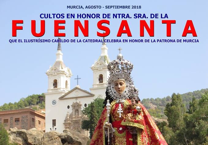 Este domingo, miembros de la hermandad de la Virgen de la Soledad participan en la procesión de la Fuensanta