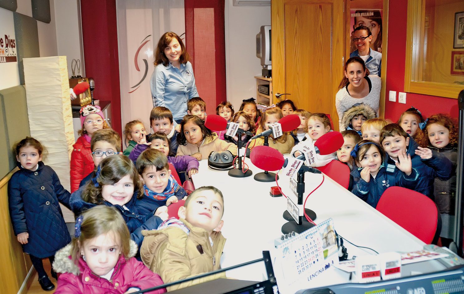 75 alumnos del colegio Santa Ana visitan Siete Días Jumilla