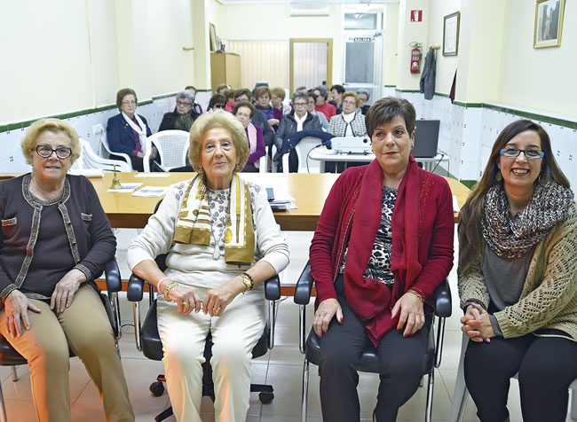 La Asociación de Viudas desarrolla un taller psicosocial de tres sesiones