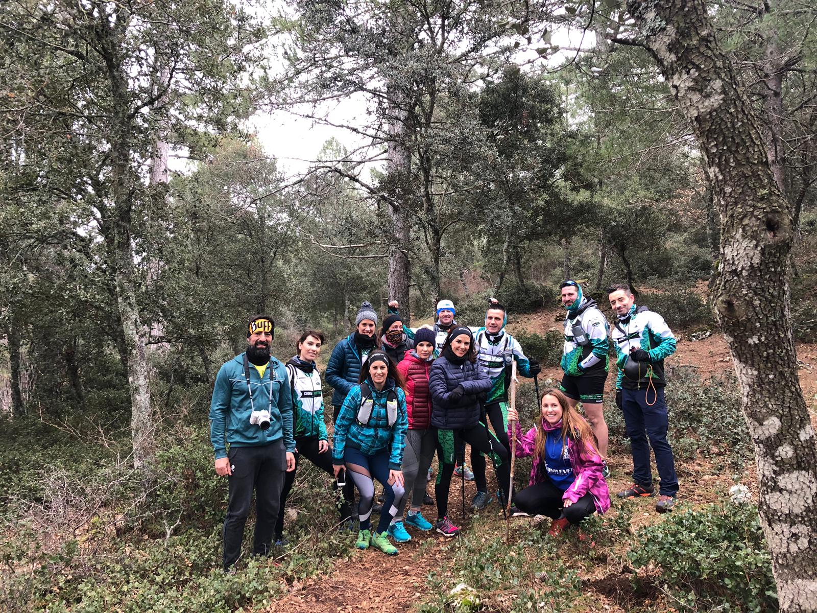 Los montañeros locales salen de ruta al pico de La Sagra y a Río Mundo