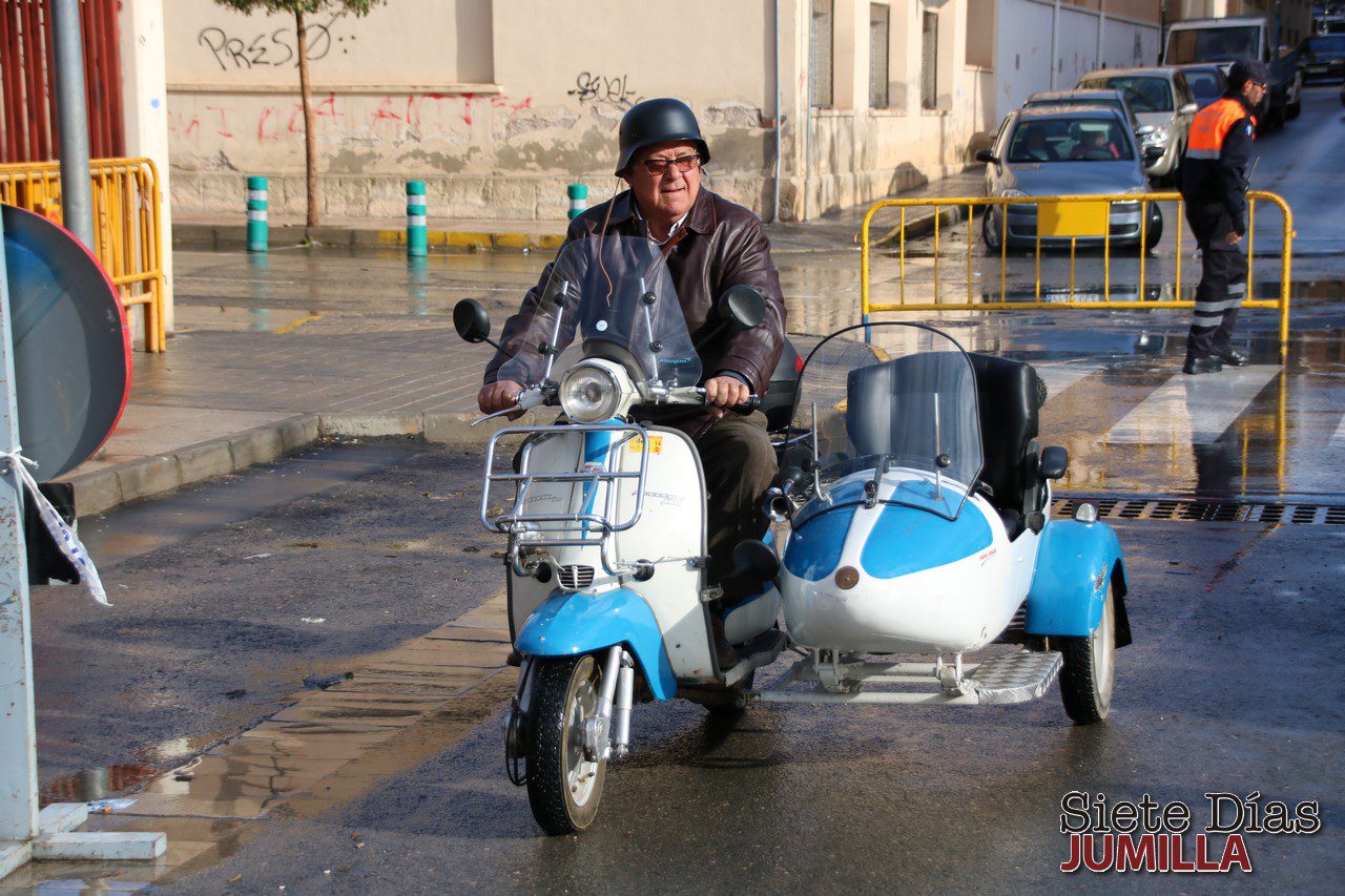 La lluvia dejó paso a las motos antiguas de San Fermín, que ya tiene representantes