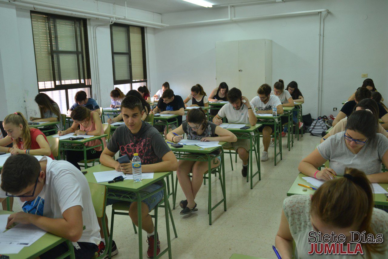 Cerca de 300 alumnos concurren a la nueva selectividad, la EBAU