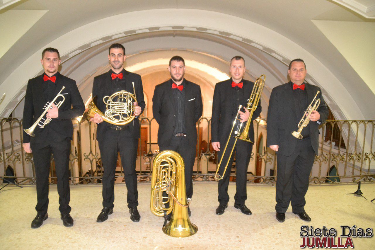 Jumilla Brass Quintet ofreció un entretenido concierto de Navidad