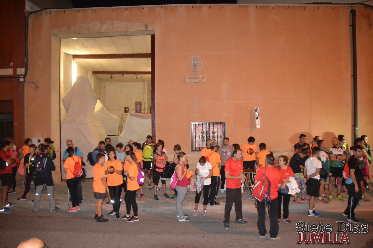 Alrededor de 150 senderistas participaron en la II Marcha Nocturna Solidaria El Costado