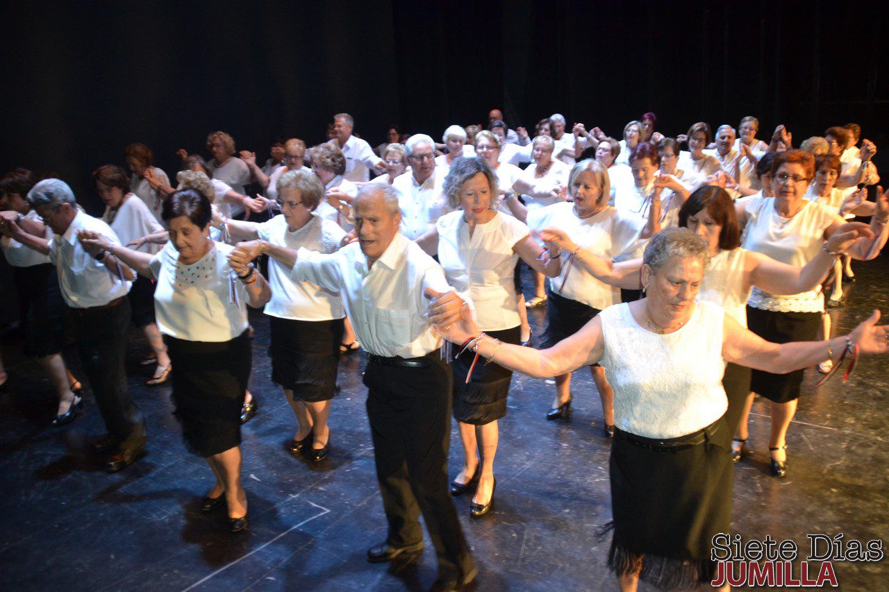 El Centro de personas Mayores cierra el curso con actuaciones, teatro y exposiciones