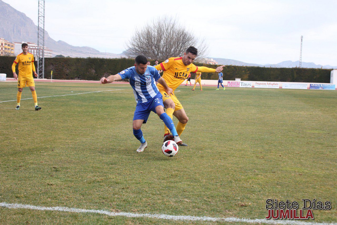 El UCAM se llevó los tres puntos de Jumilla gracias a su pegada (1-3)