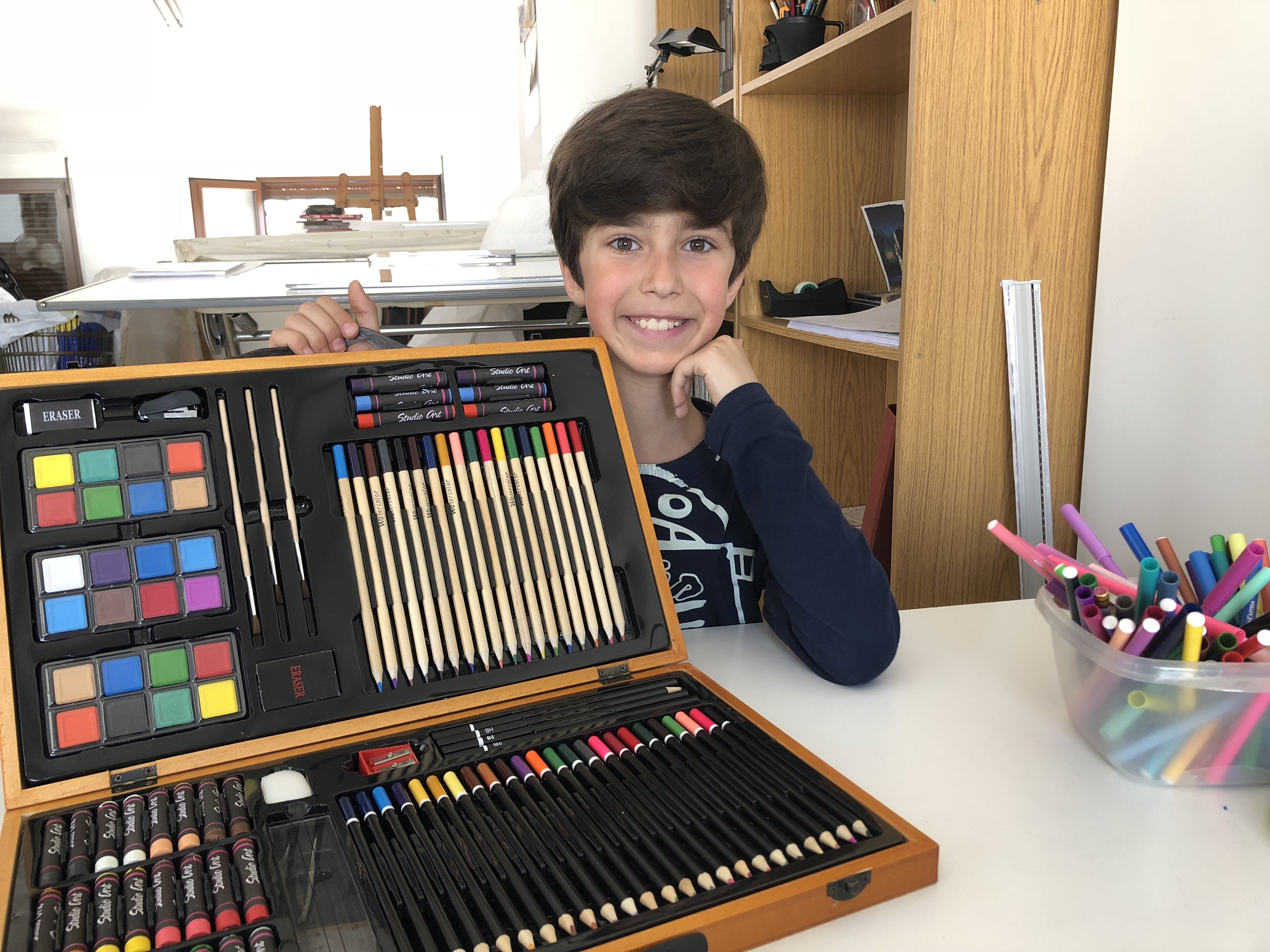 Darío López, de nueve años, ha ganado el premio nacional de dibujo de TostaRica