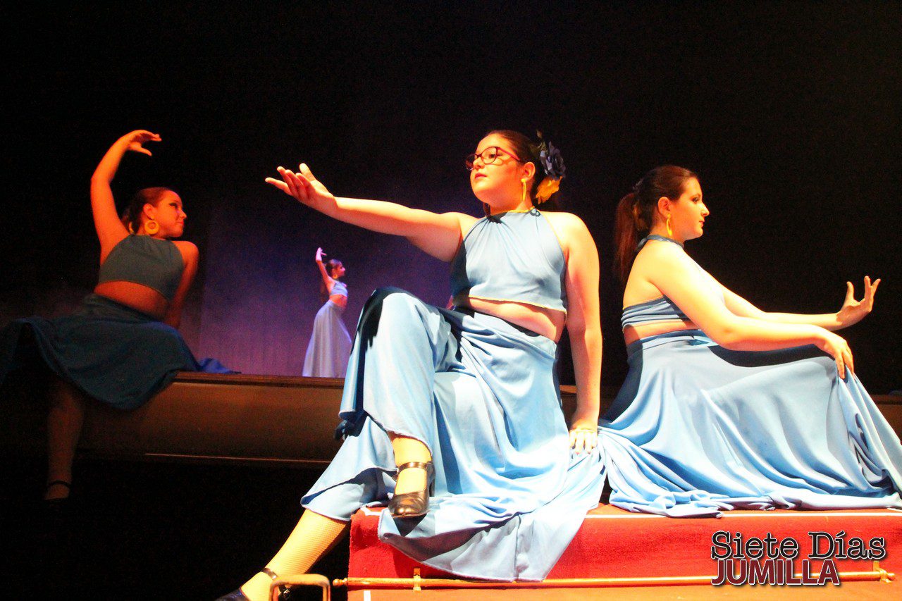 La Asociación Cultural Muévete celebra en el Teatro Vico su IV Gala de Danza de fin de curso