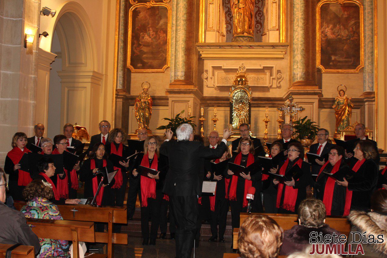 Los villancicos de la Canticorum llenaron de Navidad el Salvador