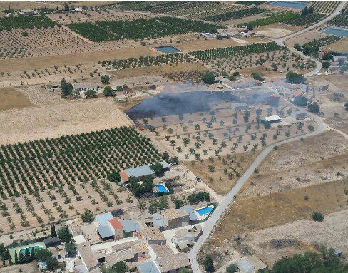 Efectivos del Infomur se movilizan para apagar un incendio en el paraje de Las Casicas junto a la pedanía de Las Encebras