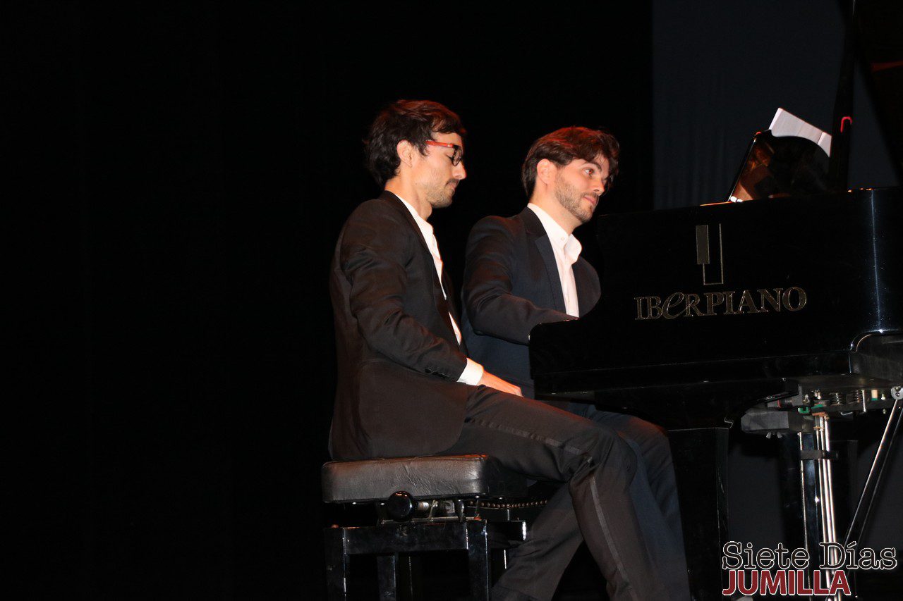 Arturo Ruiz y Vicente Prieto, de Iberpianoduo, ofrecen un magistral concierto en el Vico