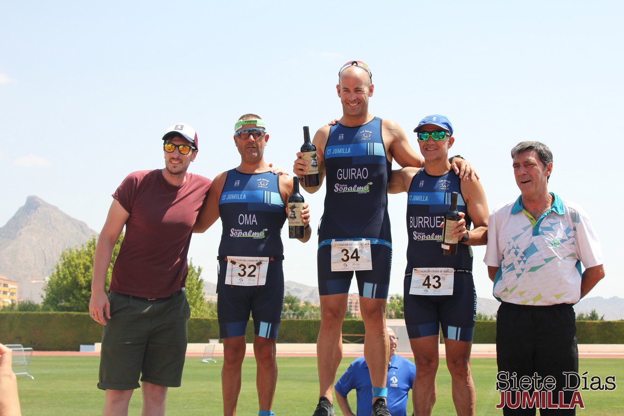 Fran Guirao, el mejor local en el 26º Triatlón Ciudad de Jumilla que se apuntó el aguileño López de Haro