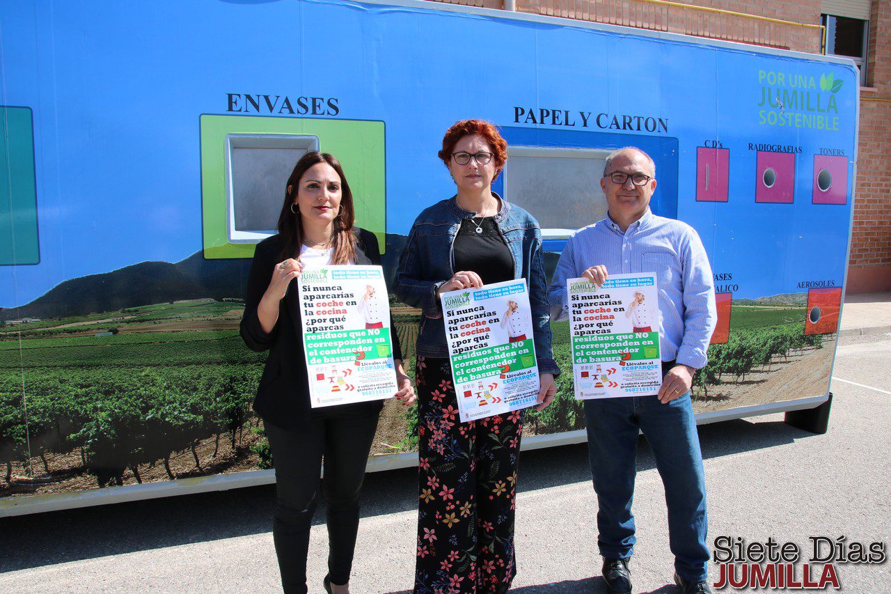 Presentada la campaña para evitar trastos en los contenedores