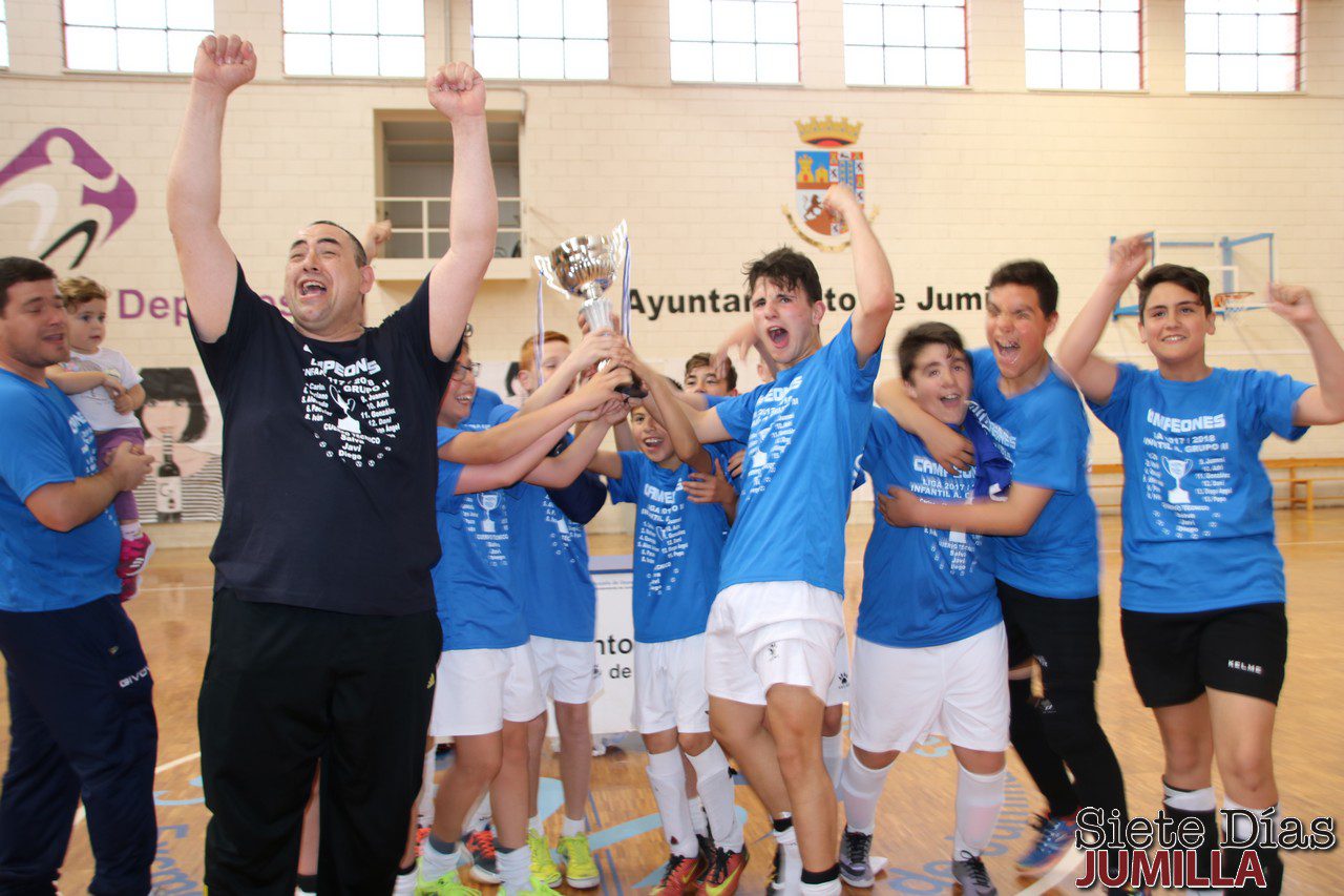 Gloria para el Infantil de la Escuela de Fútbol Sala