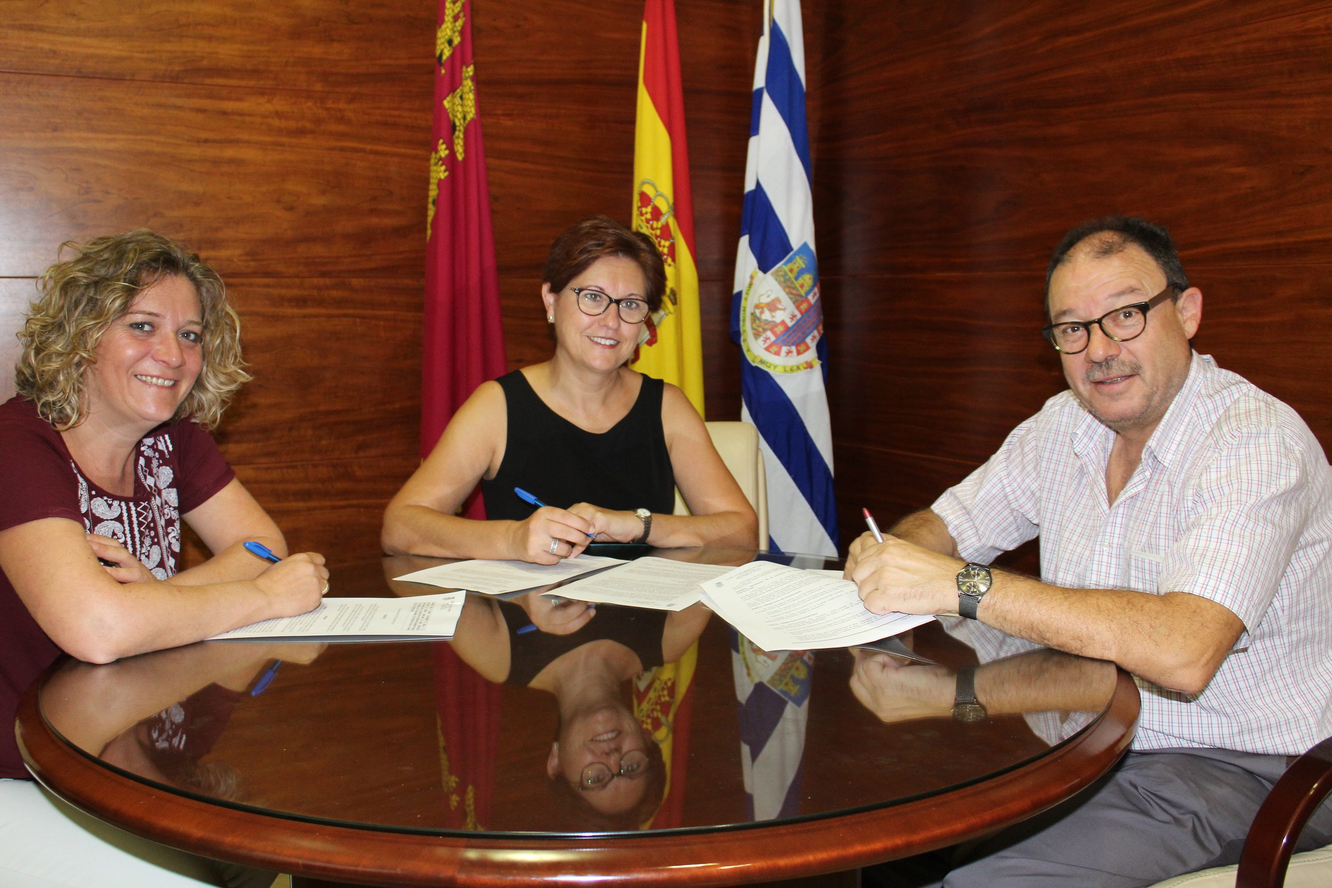 El Ayuntamiento firma con Aspajunide un convenio dotado con 15.000 euros