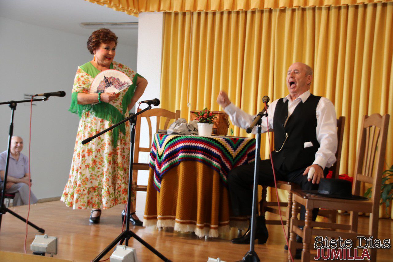 Artesanía y teatro centran el inicio de la Semana cultural