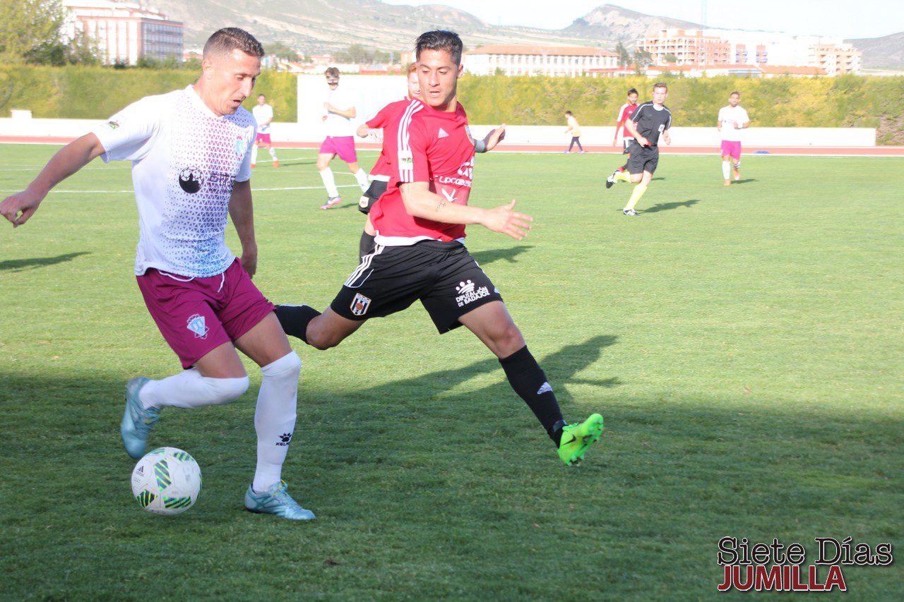 El FC Jumilla se descuelga de la lucha por el playoff tras su derrota con el Mérida