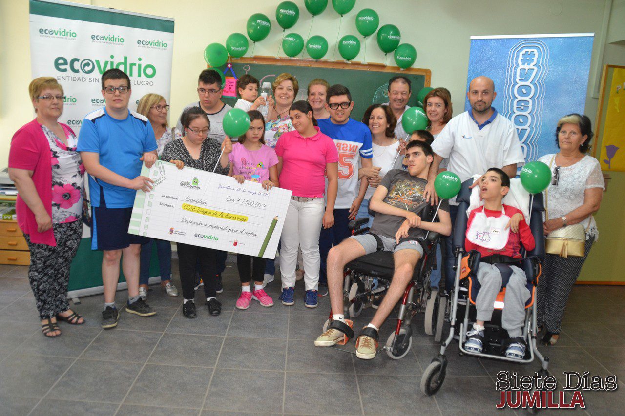 El Centro de Educación Especial Virgen de la Esperanza gana el concurso de reciclaje de vidrio