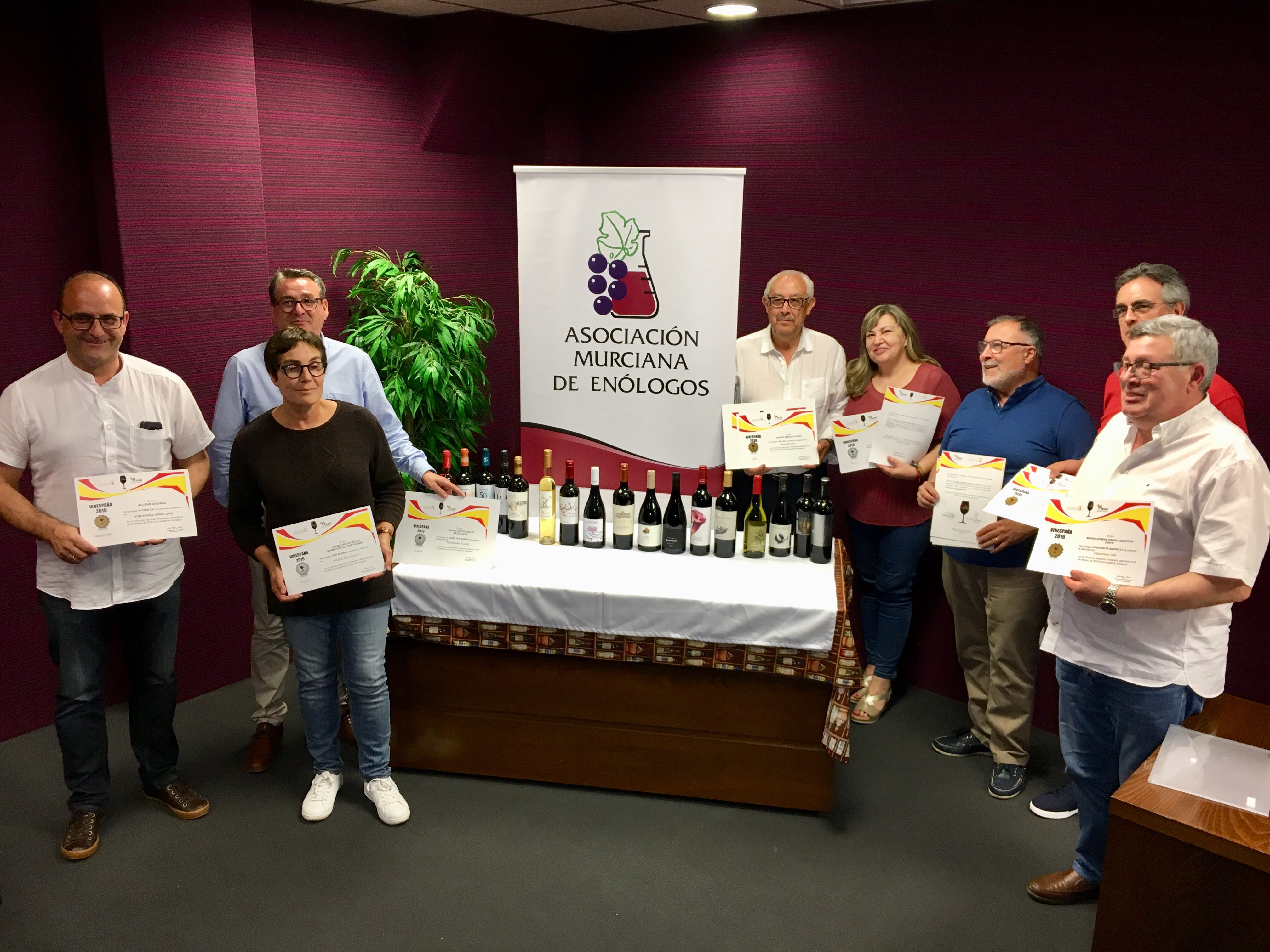 Siete bodegas de las DOP Jumilla y Yecla recogen sus medallas de Vinespaña 2019