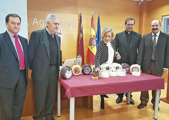 La DOP Queso de Murcia reconoce la aportación de Lorenzo Abellán