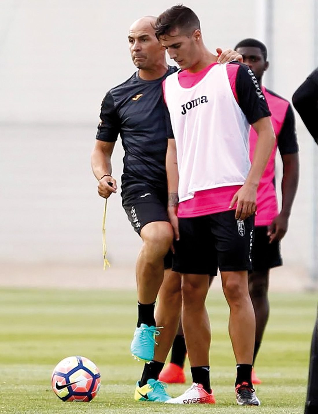 Sergi Guardiola ya se ejercita a las órdenes del técnico Paco Jémez
