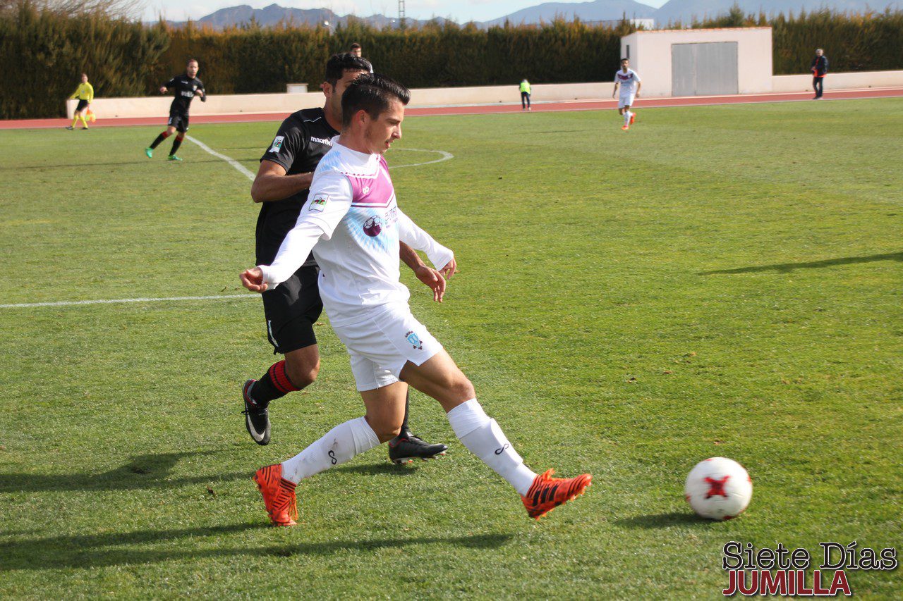 El joven portero melillense frustra el empate del Jumilla