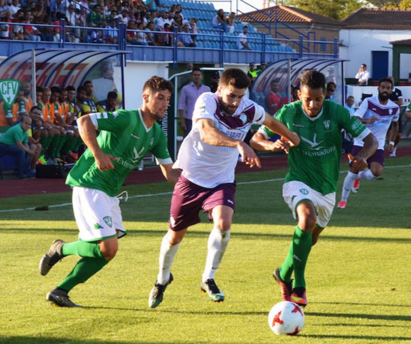 El FC Jumilla, contra las cuerdas tras su derrota en Villanueva (2-0)