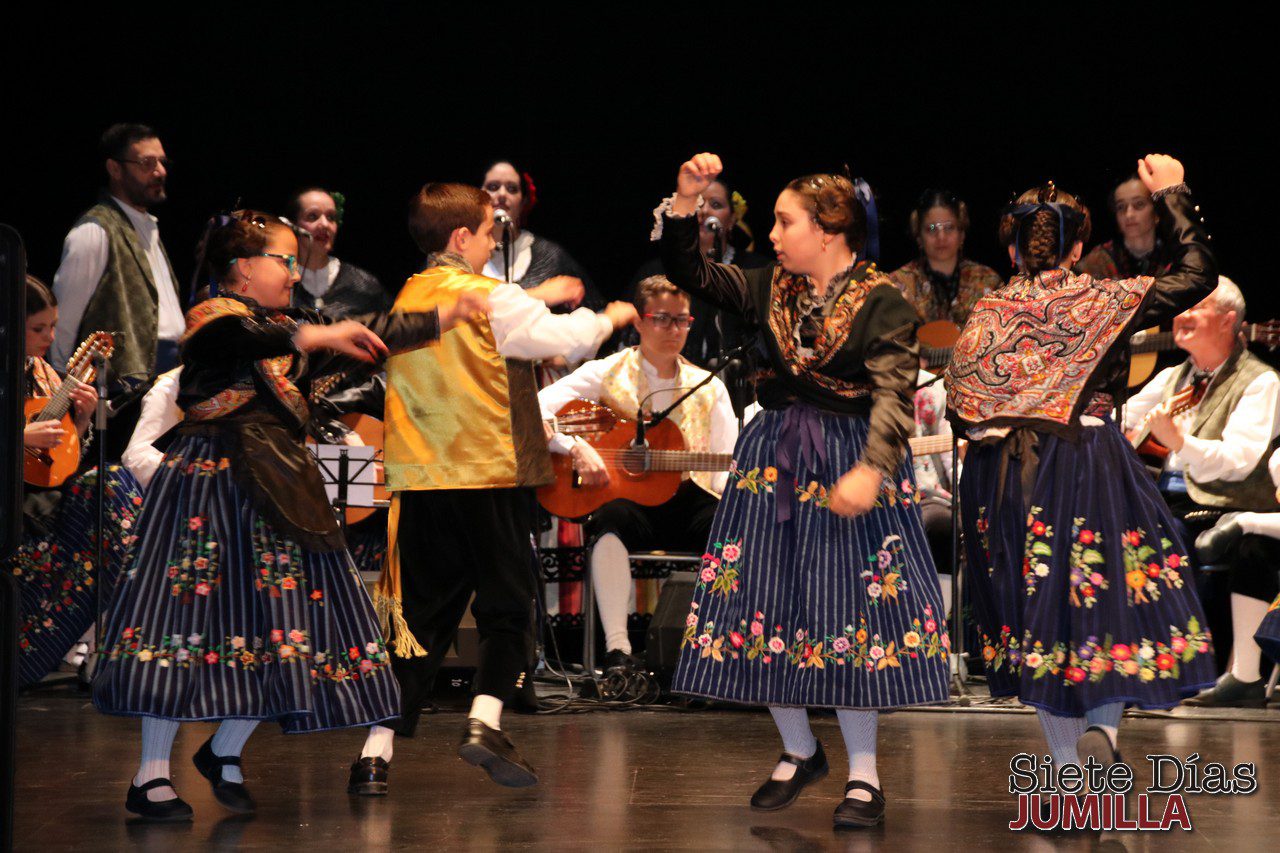 La historia de la danza abrió la puerta a los bailes tradicionales