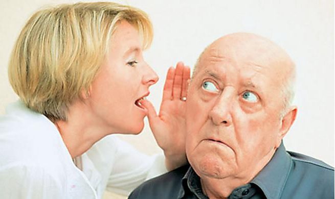 P.N.F de 58 años nos pregunta: ¿Puedo ponerme un audífono de un familiar?