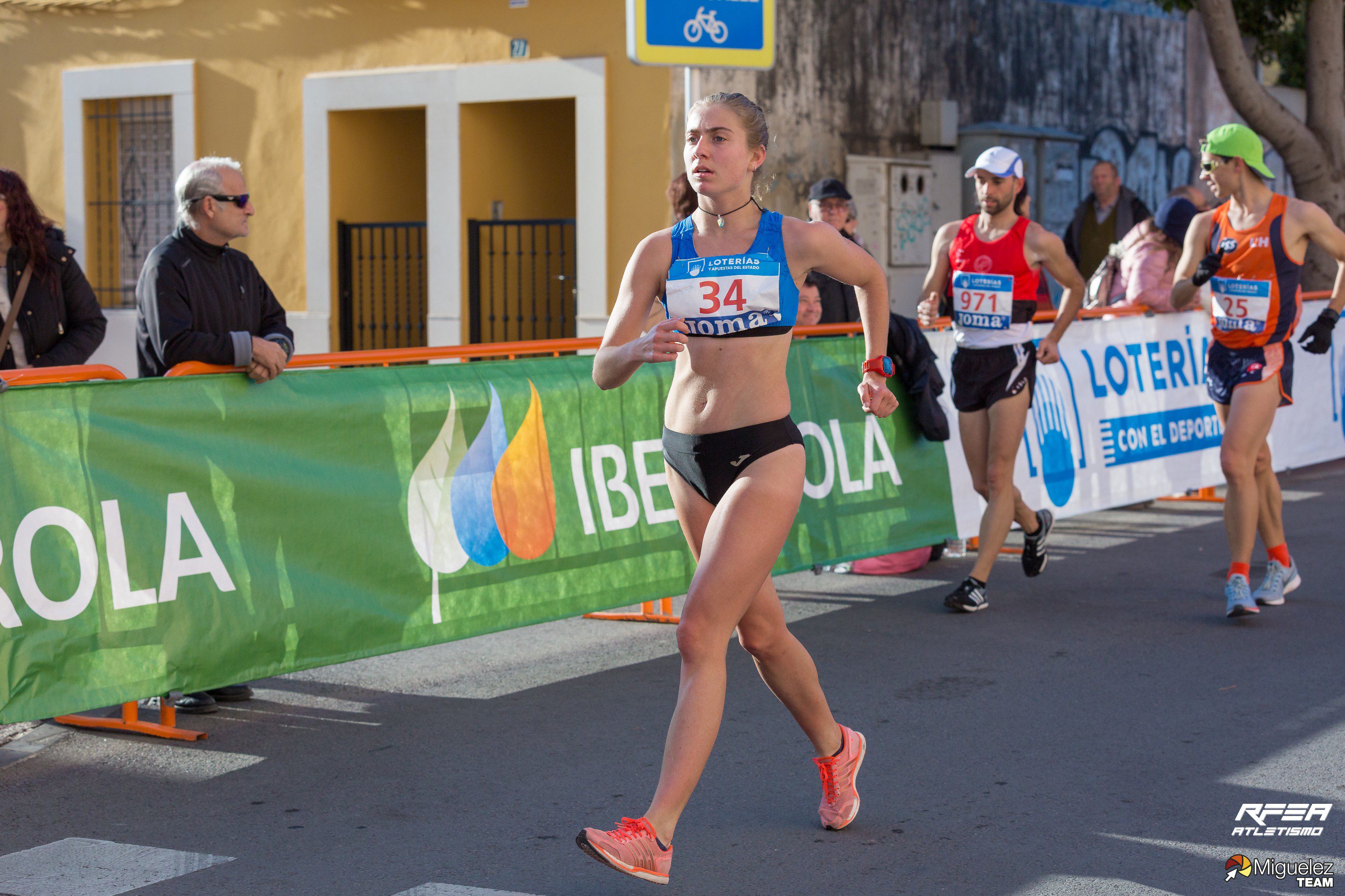 Ángela Carrión, pionera en 50 kilometros marcha