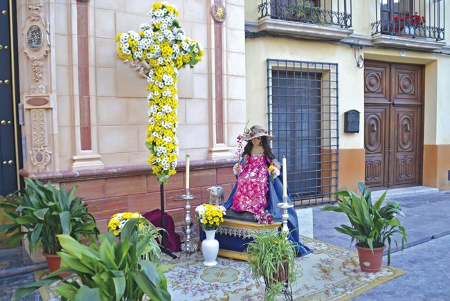 La única Cruz de Mayo en Jumilla se pudo ver en la puerta del Museo de Jesús Nazareno