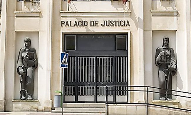 Condenan a un hombre de Pulpí por estafar 102. 500 euros a dos agricultores jumillanos