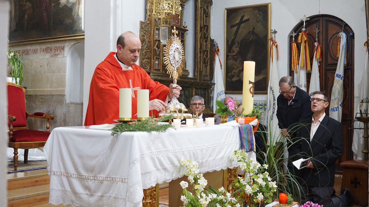 Cerca de 120 personas asistieron a la Vigilia de San Pascual Bailón